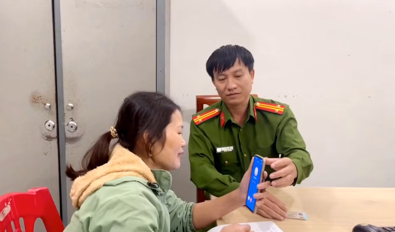 Trưởng Công an xã kịp thời ngăn chặn vụ lừa đảo 200 triệu đồng -0