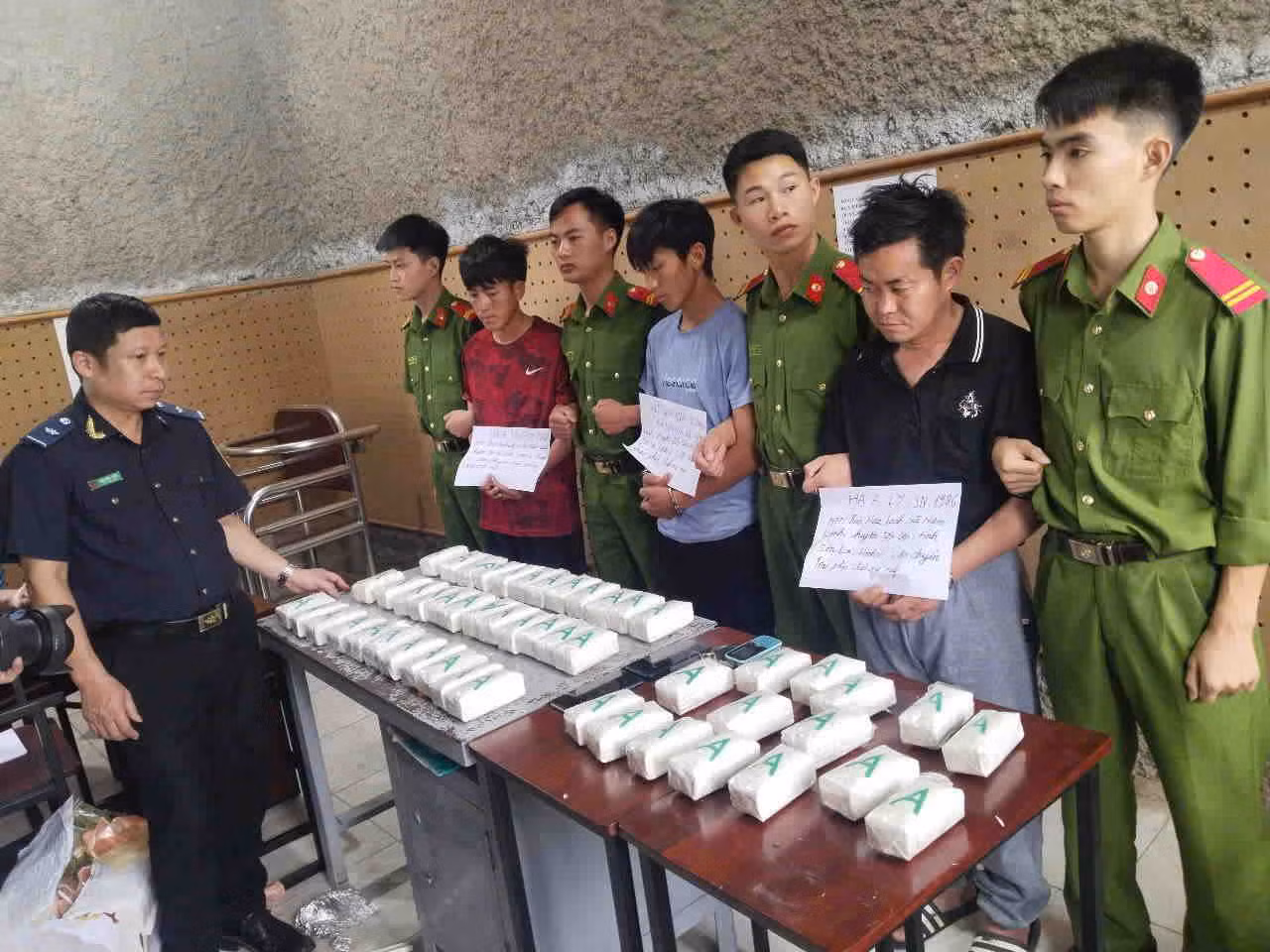 Quyết tâm “dập tắt” các điểm nóng buôn lậu tuyến biên giới -0