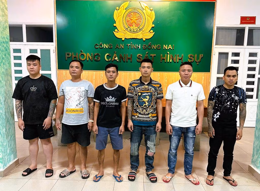 Bắt nhóm đối tượng hoạt động tín dụng đen có súng -0