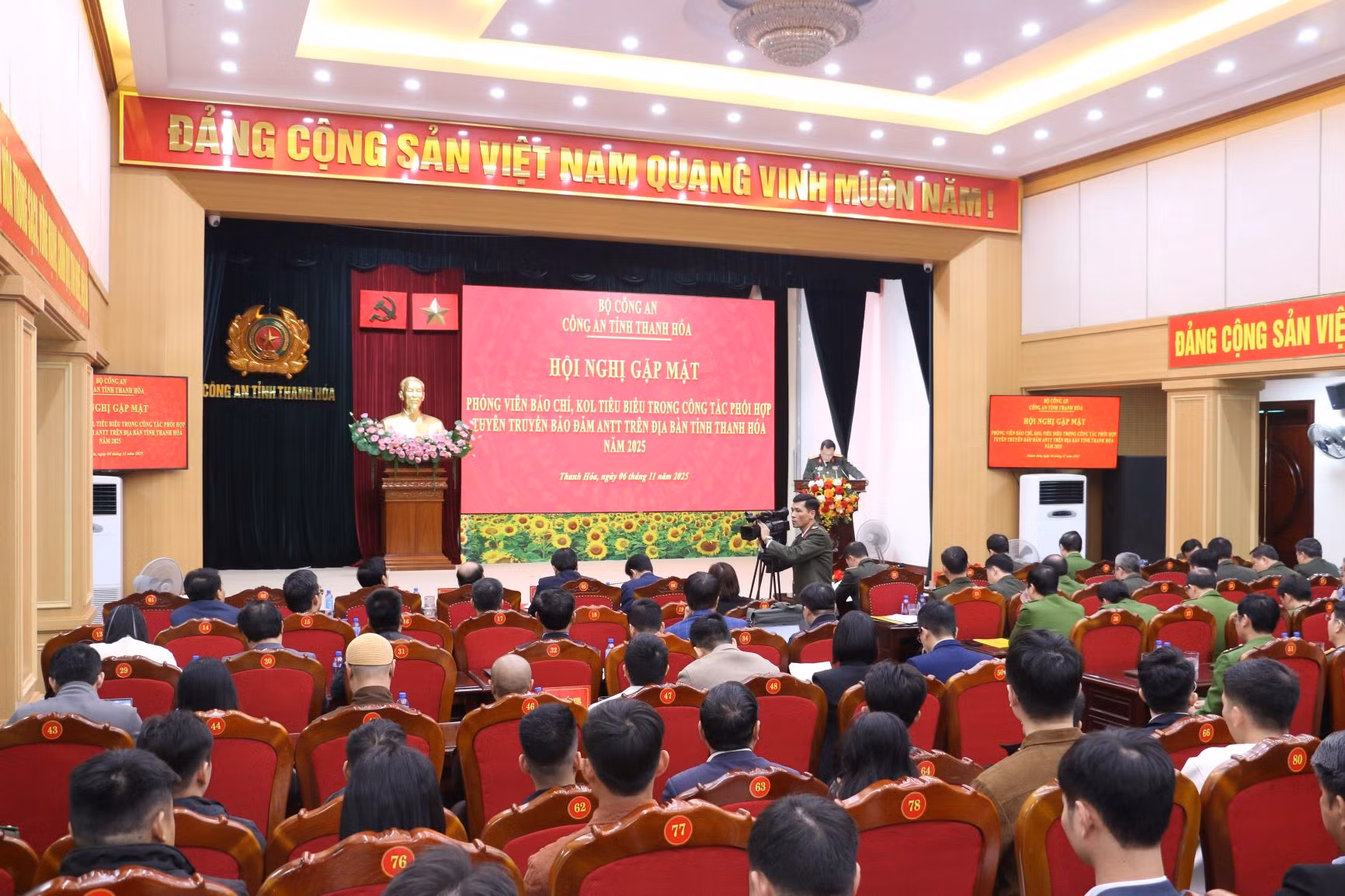 Lan toả hơn nữa thông tin tích cực trên không gian mạng -0
