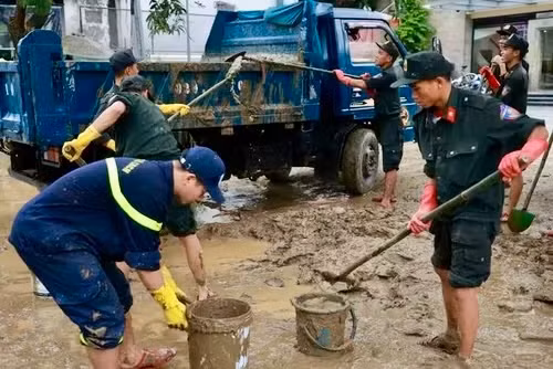 Nước đang rút, nhưng nỗi lo còn ở lại -0