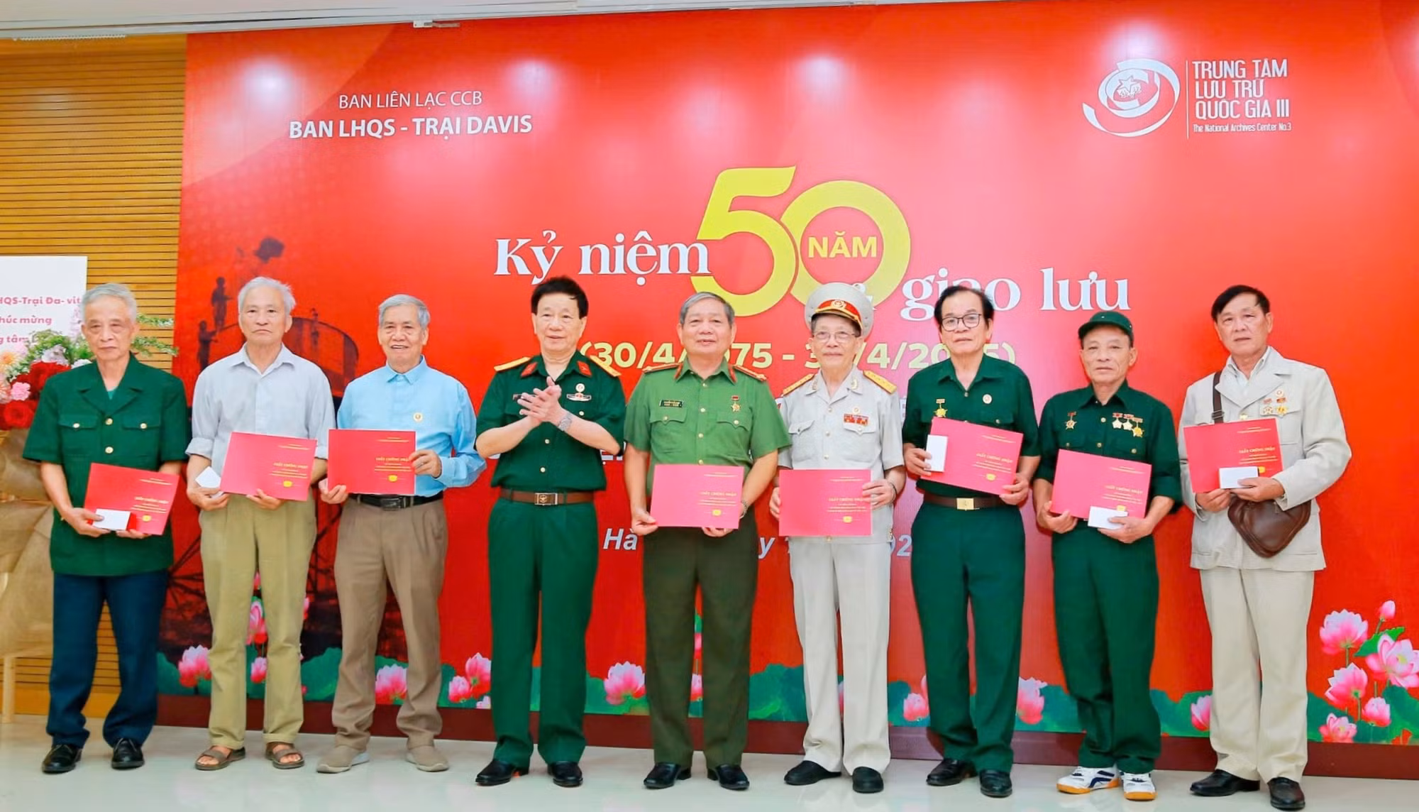 Giao lưu và trưng bày hàng trăm tư liệu hình ảnh về Ban Liên hợp quân sự - Trại Davis -0