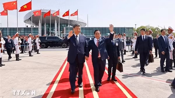 Thủ tướng Phạm Minh Chính ra sân bay tiễn Tổng Bí thư, Chủ tịch nước Trung Quốc Tập Cận Bình