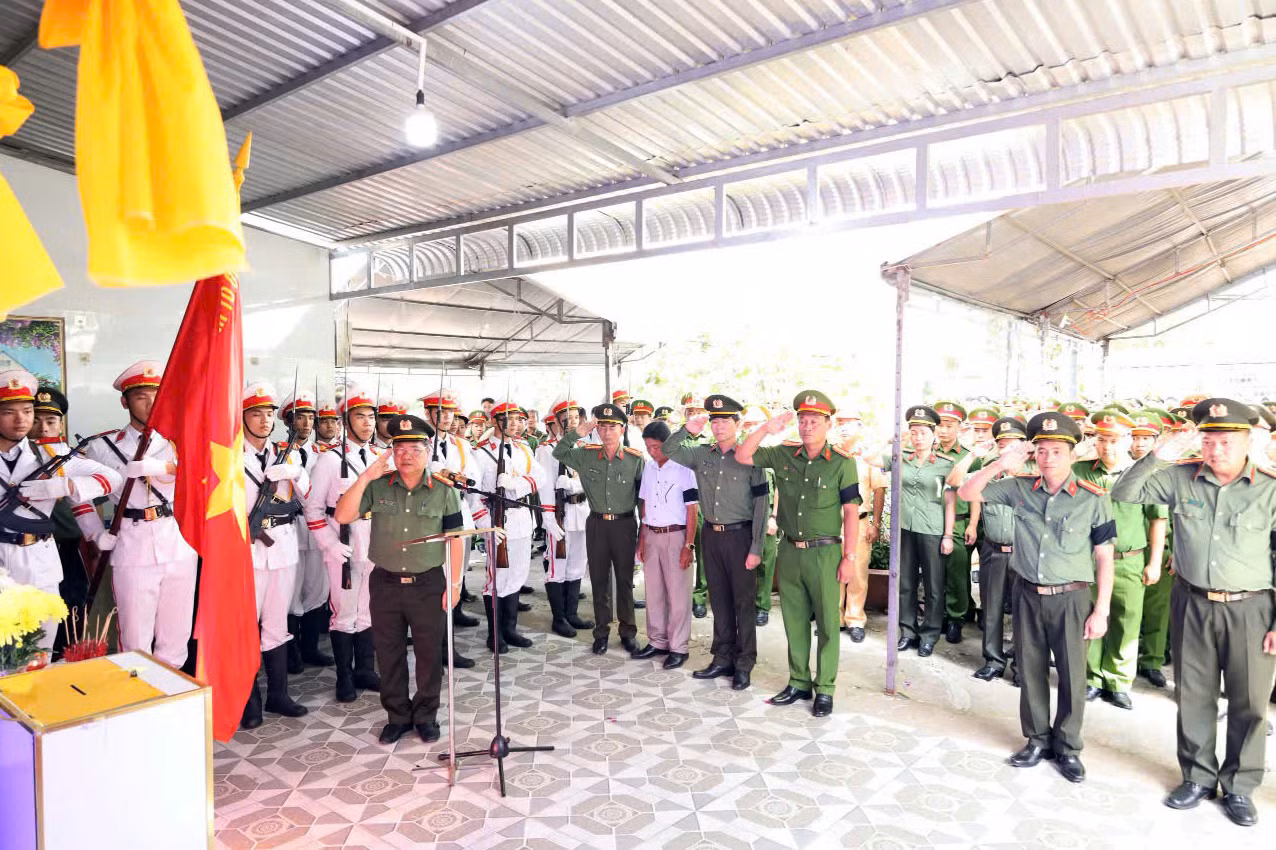 Xúc động lễ truy điệu, đưa tiễn Thiếu tá Nguyễn Văn Kha về Đất mẹ -0