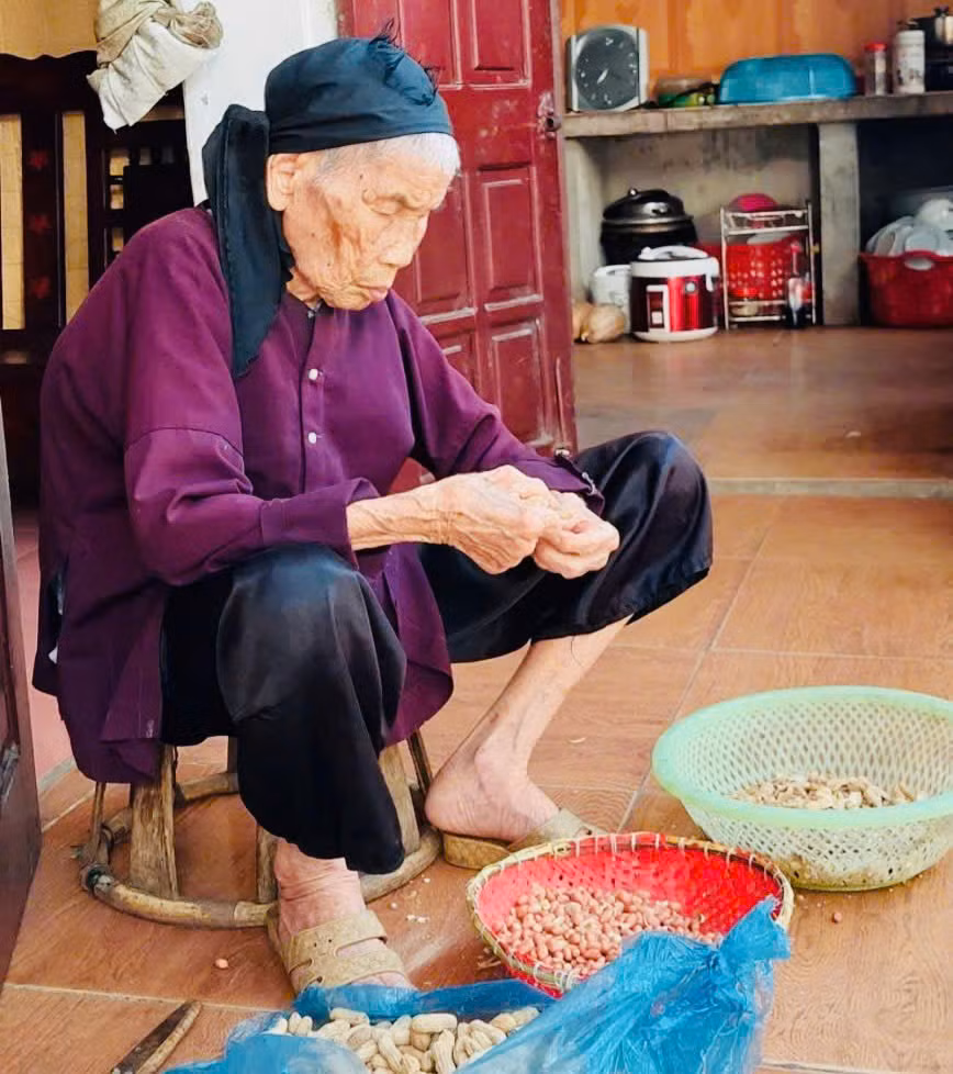 Chuyện đời mẹ liệt sĩ 115 tuổi -0