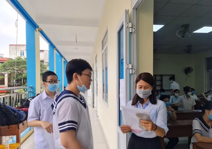 Chinh phục kỳ thi vào lớp 10 theo chương trình mới -0