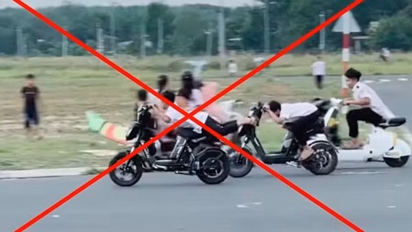 Làm rõ clip nhóm học sinh đầu trần, nằm trên yên xe máy phóng tốc độ cao