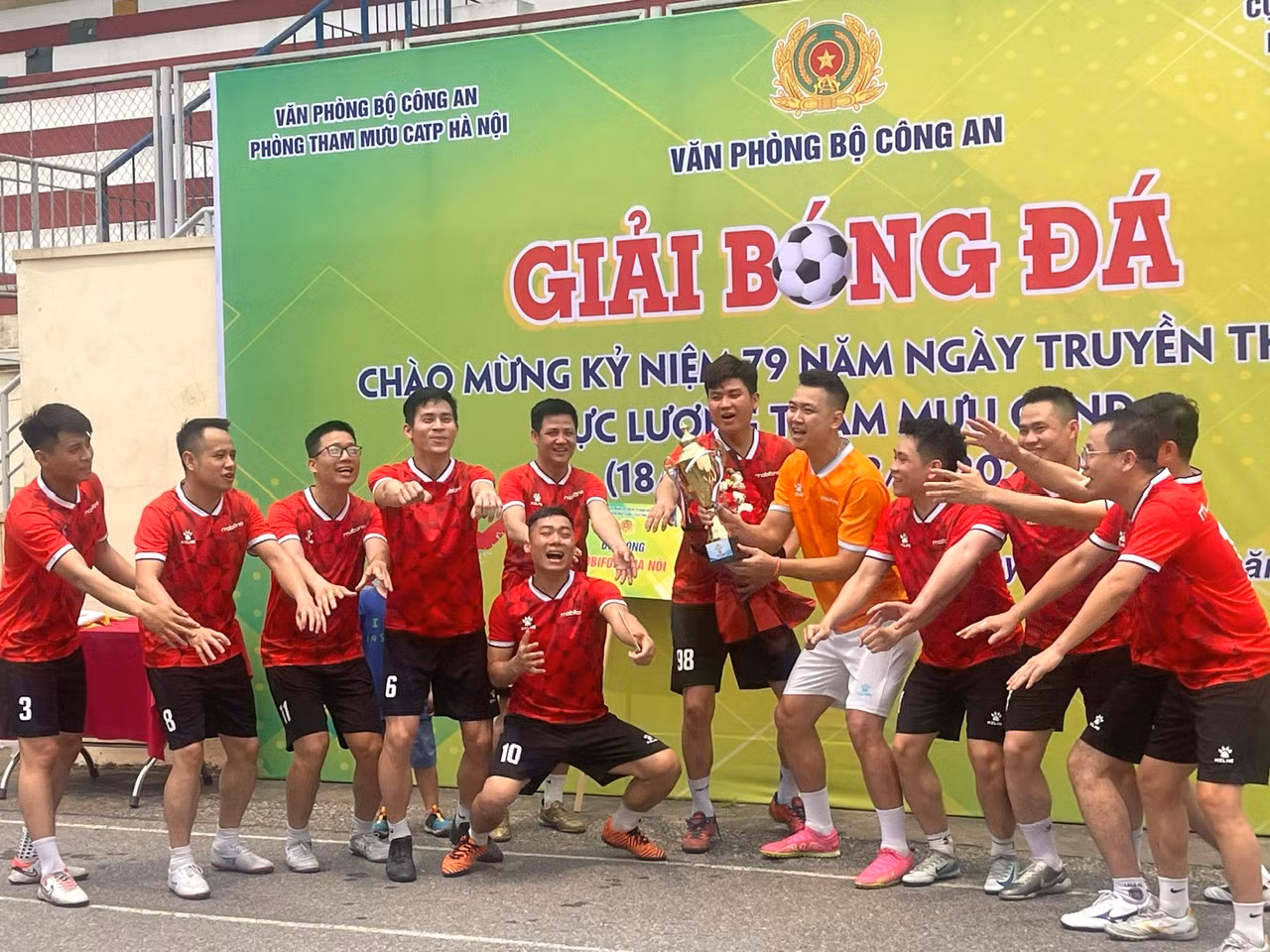 Sôi nổi Giải bóng đá chào mừng 79 năm Ngày truyền thống lực lượng Tham mưu CAND -0