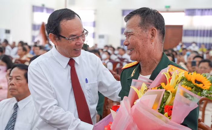Bản anh hùng ca từ lòng đất Bài cuối: “Cỗ máy” phá xe tăng trên vùng đất thép -0