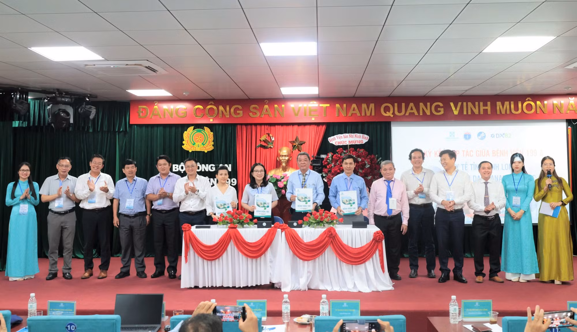 “Chuyển đổi số trong Bệnh viện - Định hướng Bệnh viện thông minh” -2
