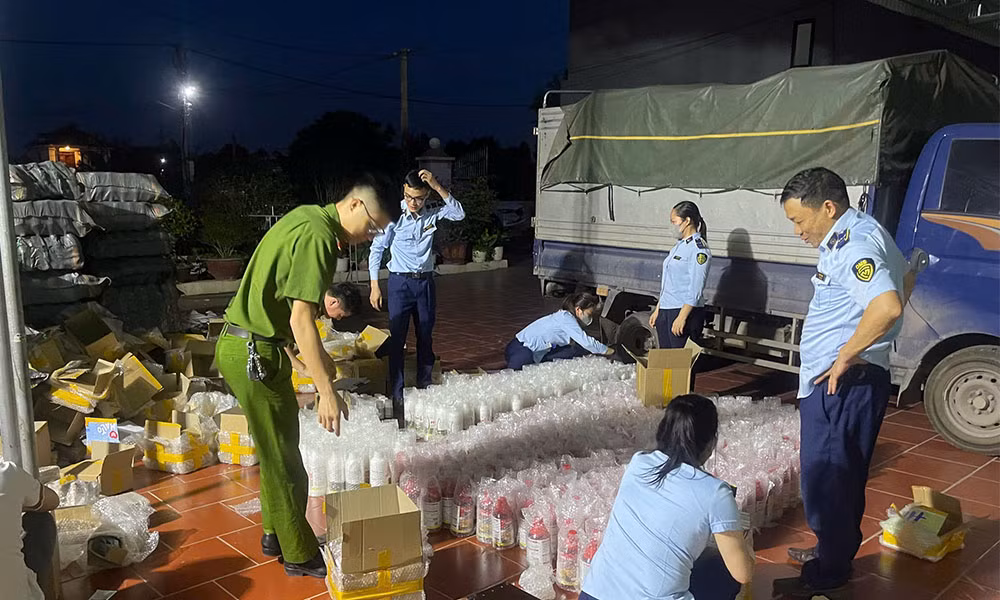 Triệt phá đường dây sản xuất thuốc bảo vệ thực vật cực lớn ở Bắc Giang -0