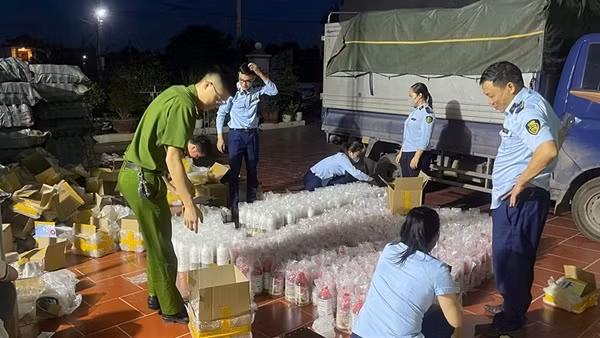 Triệt phá đường dây sản xuất thuốc bảo vệ thực vật giả ở Bắc Giang