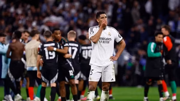 Pháo thủ biến Real thành cựu vương Champions league