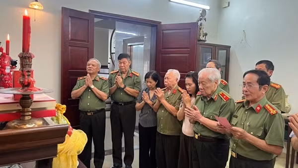 Tri ân các đồng chí cố lãnh đạo Bộ và cán bộ lão thành lực lượng Công an chi viện chiến trường miền Nam