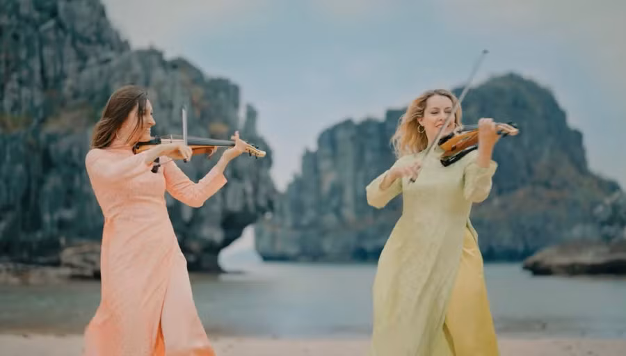 hình %3fnh ngh%3f si bi%3fu di%3fn t%3fi h%3f long trong mv _victory - bond in vietnam_.jpg -0