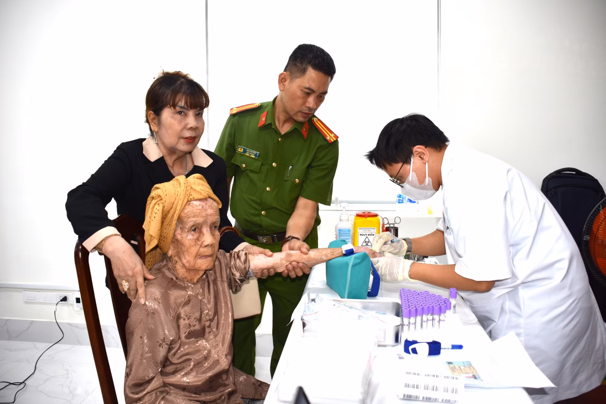 Thắp sáng niềm tin trong hành trình tìm kiếm, xác định danh tính liệt sĩ -0