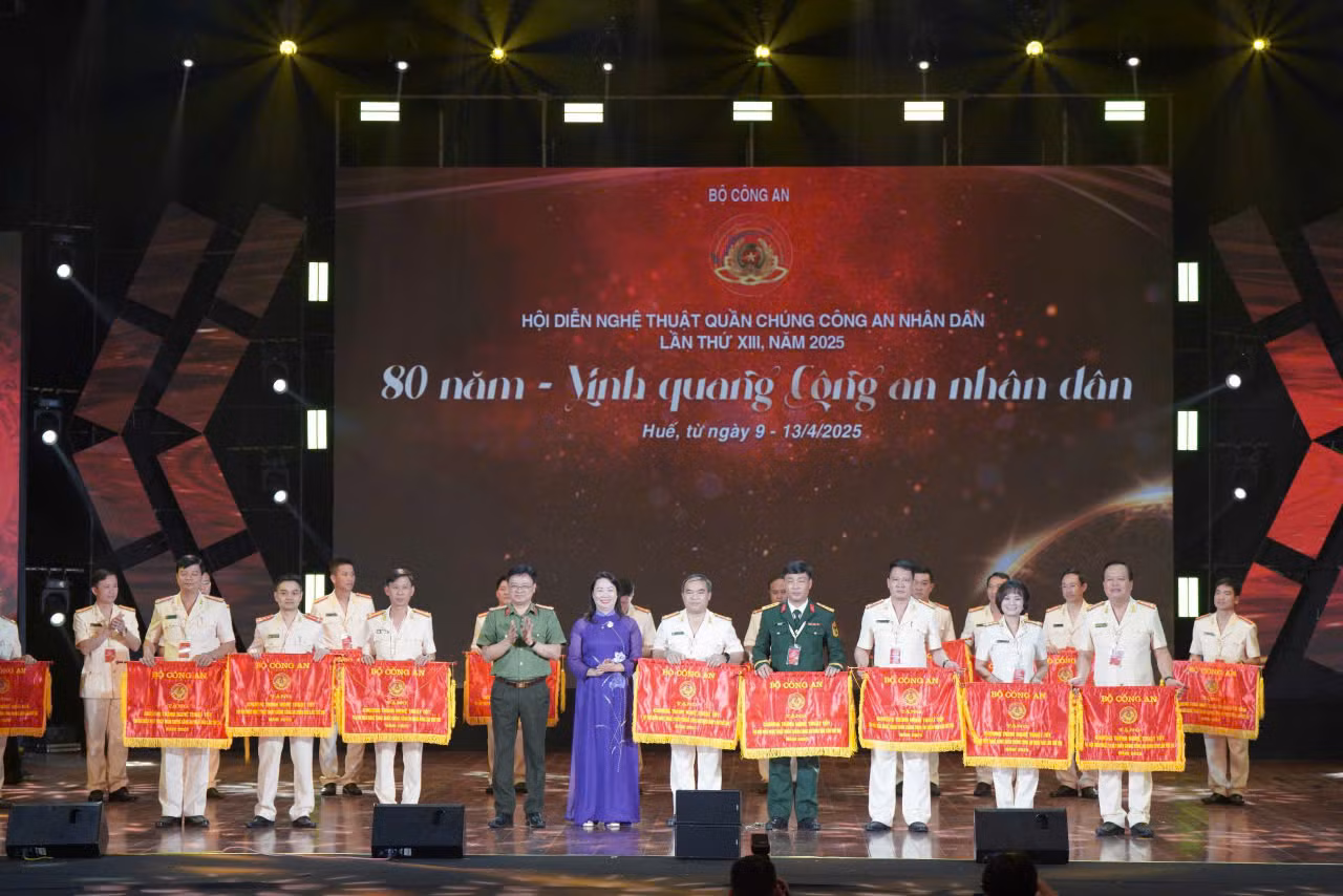 5 đoàn nghệ thuật đạt xuất sắc tại Hội diễn nghệ thuật quần chúng CAND lần thứ XIII khu vực 3 -0