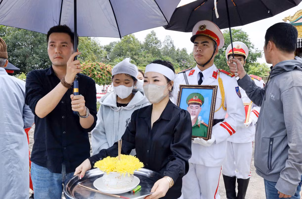 Xúc động lễ truy điệu, đưa tiễn Thiếu tá Nguyễn Văn Kha về Đất mẹ -1