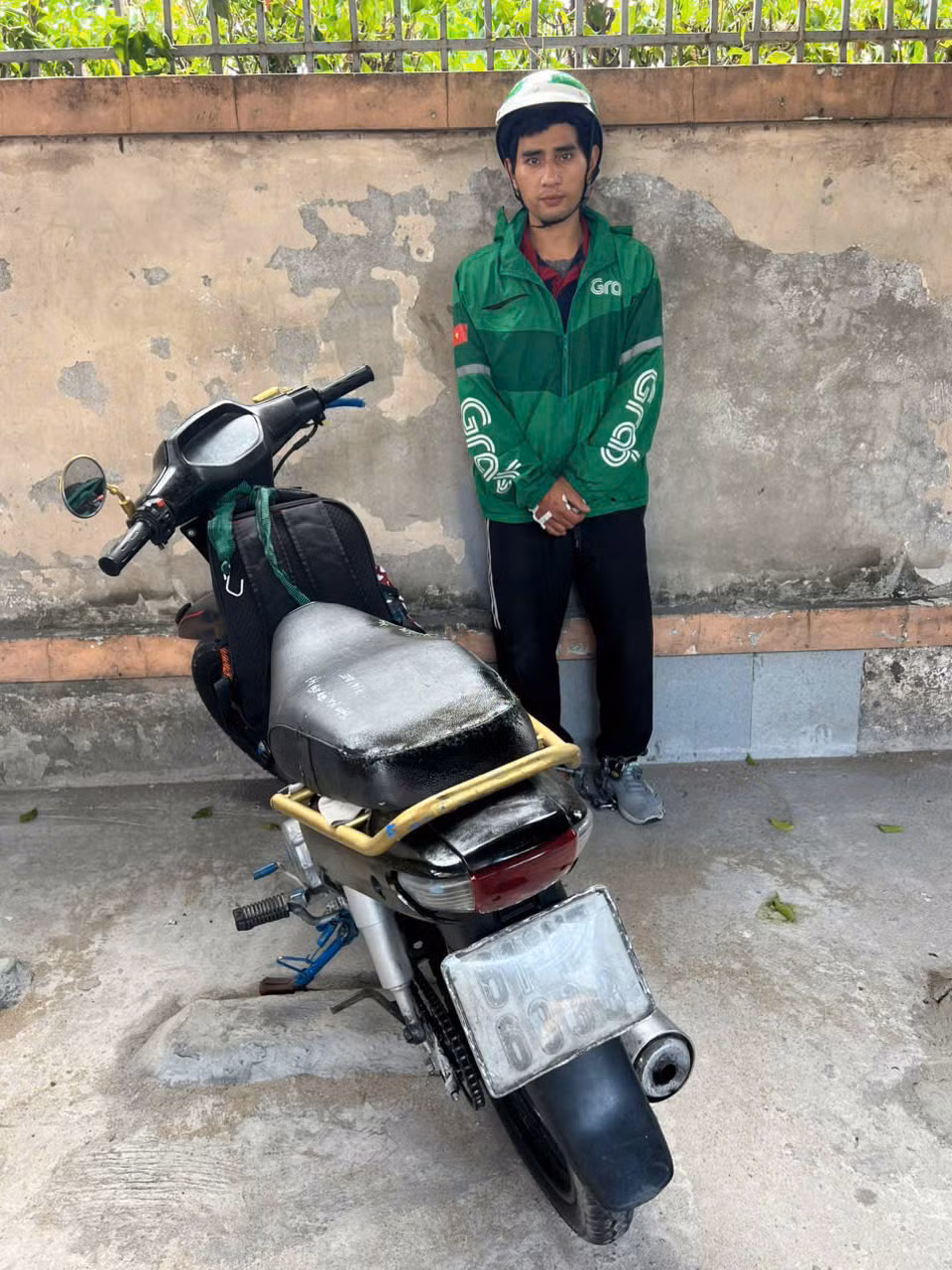 Khoác áo xe ôm công nghệ thực hiện 7 vụ trộm -0