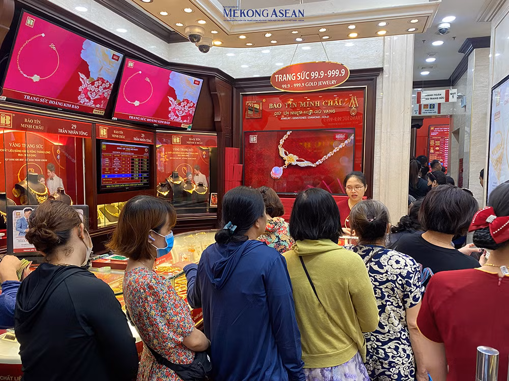 Choáng váng giá vàng: Nhà đầu tư có nên “nhảy” vào? -0