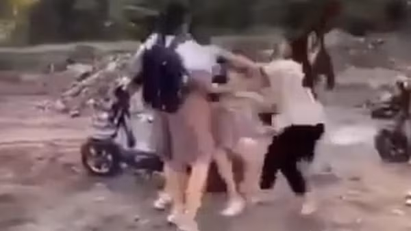 TP Hồ Chí Minh: Công an làm việc với nhóm đánh hội đồng nữ sinh