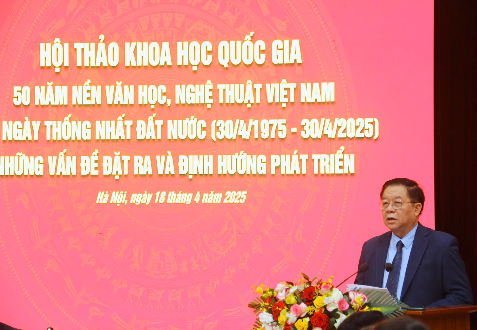 Làm rõ thành tựu, hạn chế của văn học nghệ thuật Việt Nam sau 50 năm thống nhất đất nước -0