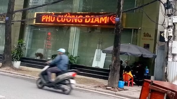 Sắp xét xử Giám đốc Công ty Vàng Phú Cường chuyển trái phép hơn 9.492 tỷ đồng qua biên giới