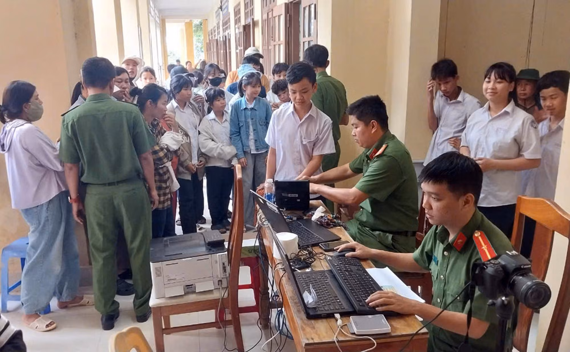 Người dân Cù Lao Chàm viết thư cảm ơn Công an ra đảo làm căn cước -0