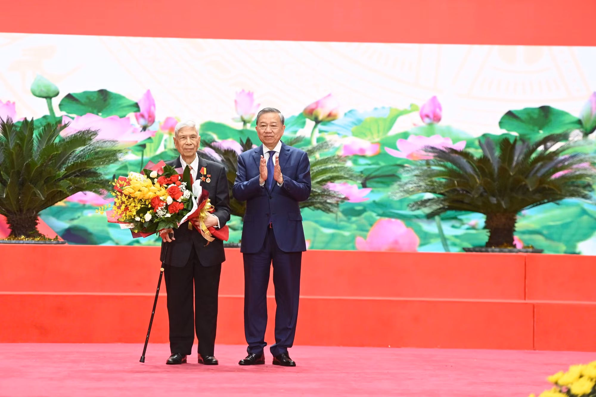 Hồi tưởng hào khí, thắp sáng niềm tin, xây dựng đất nước ngày càng hùng cường -0