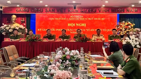 Cụm thi đua số 5 Bộ Công an ký giao ước thi đua "Vì an ninh tổ quốc" năm 2025