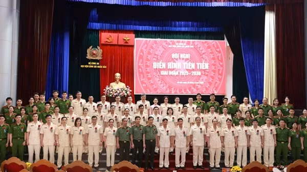 Học viện CSND tuyên dương điển hình tiên tiến Phong trào thi đua "Vì an ninh Tổ quốc"