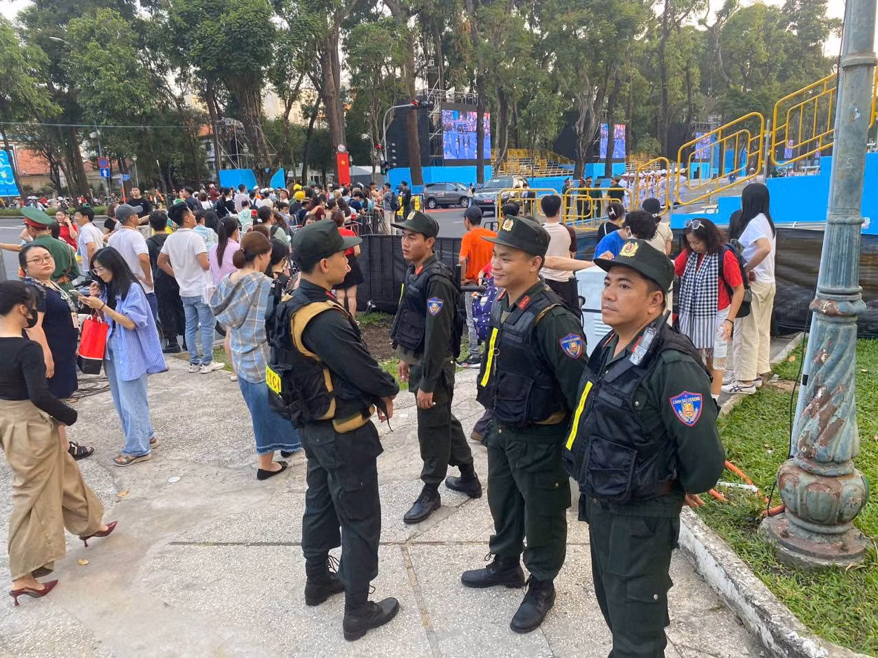 Đảm bảo an ninh trật tự hợp luyện diễu binh, diễu hành kỷ niệm 50 năm giải phóng miền Nam -0