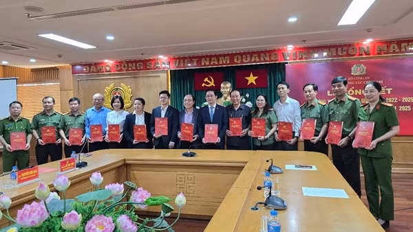Đẩy mạnh hợp tác, phát triển văn hoá đọc CAND trong kỷ nguyên số
