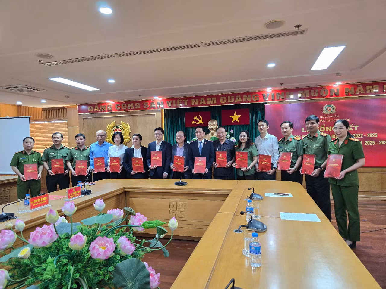 Đẩy mạnh hợp tác, phát triển văn hoá đọc CAND trong kỷ nguyên số -0