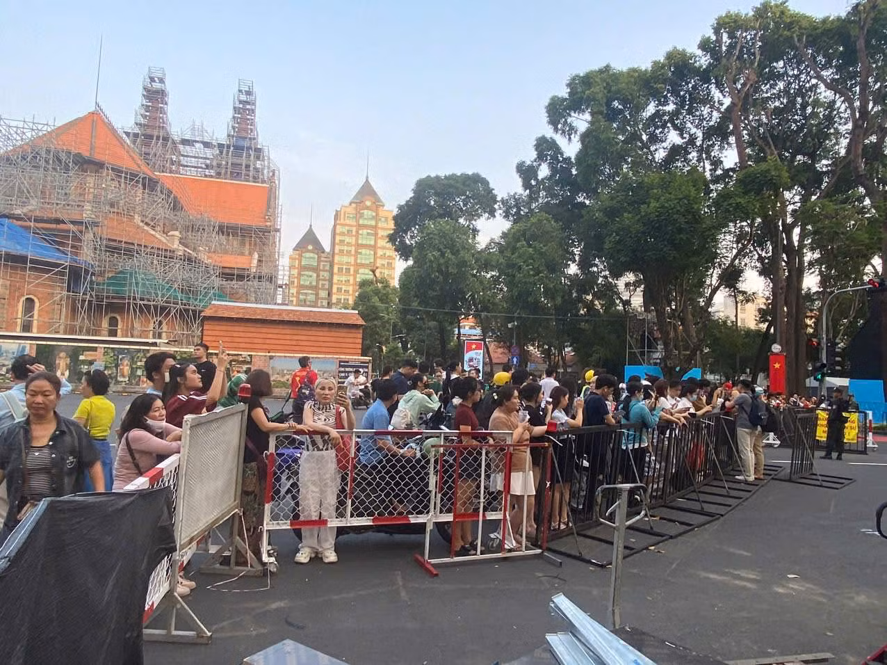 Đảm bảo an ninh trật tự hợp luyện diễu binh, diễu hành kỷ niệm 50 năm giải phóng miền Nam -0