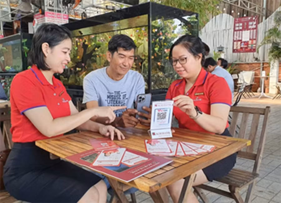 Agribank đầu tư nguồn lực thúc đẩy tài chính toàn diện quốc gia vì mục tiêu xóa đói giảm nghèo và xây dựng nông thôn mới -0