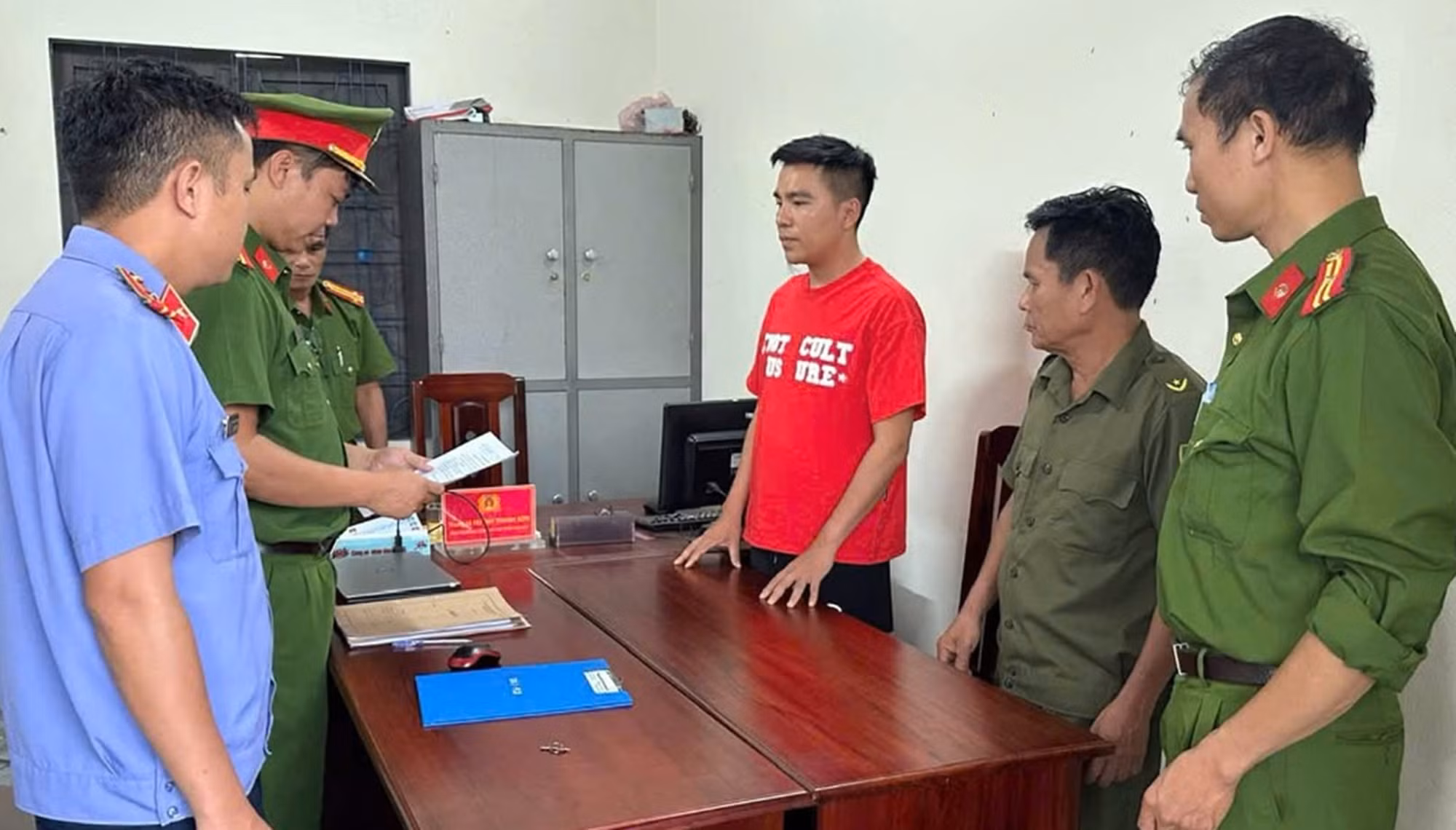 Bắt tạm giam tiktoker Dưỡng Dướng Dường -0