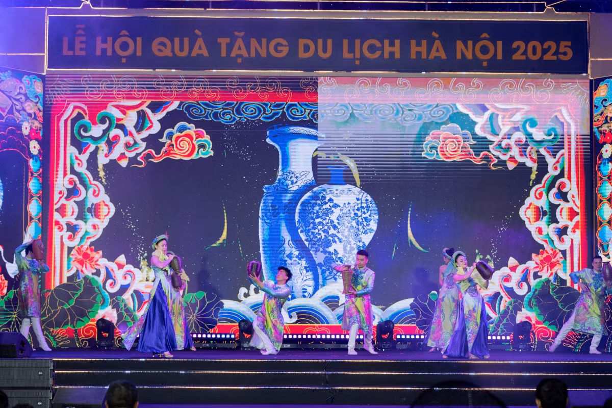 Tưng bừng Lễ hội Quà tặng du lịch Hà Nội năm 2025 -0