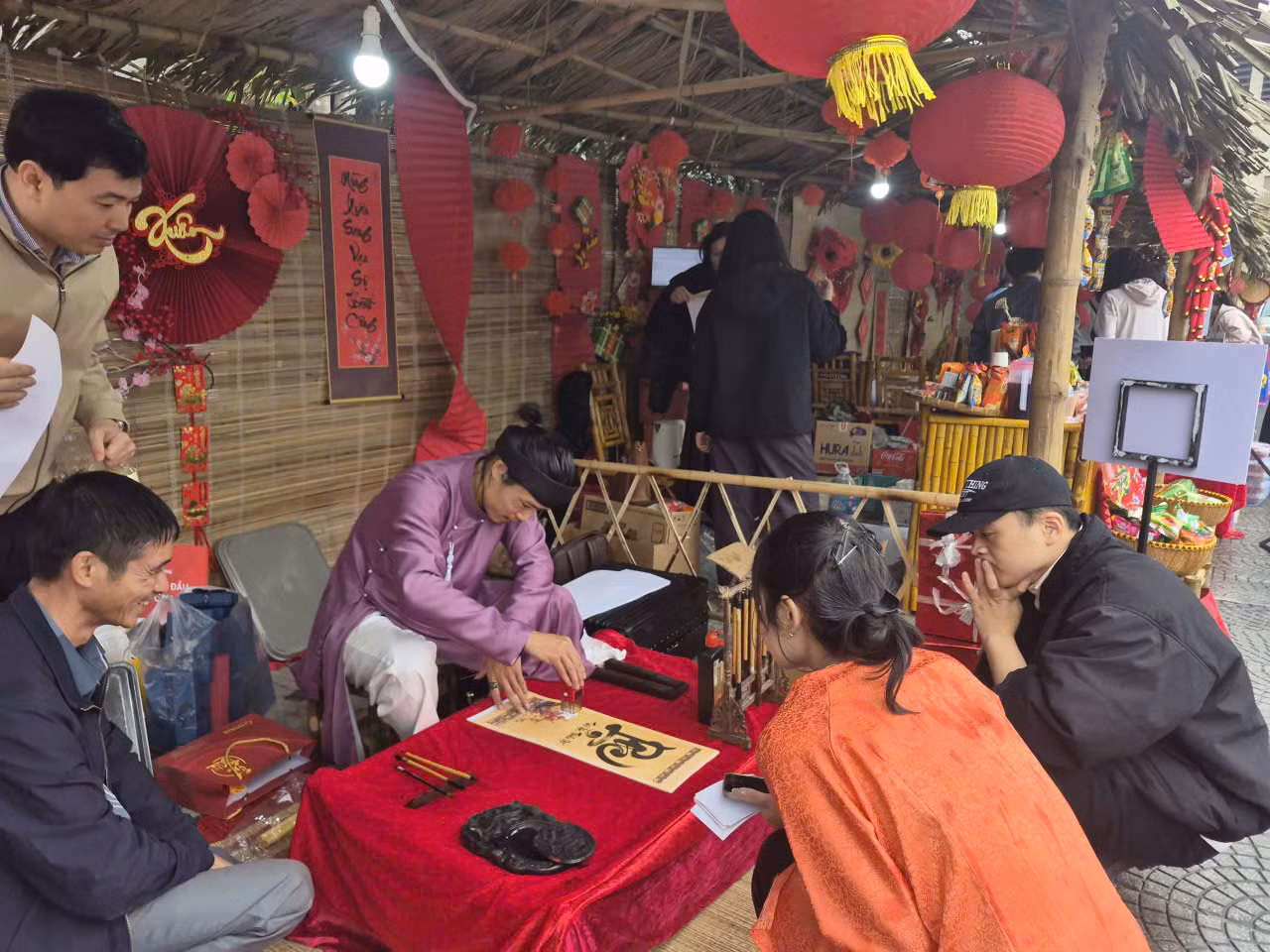 160 suất quà trao cho đoàn viên, lao động khó khăn trong CAND tại chương trình “ Tết sum vầy