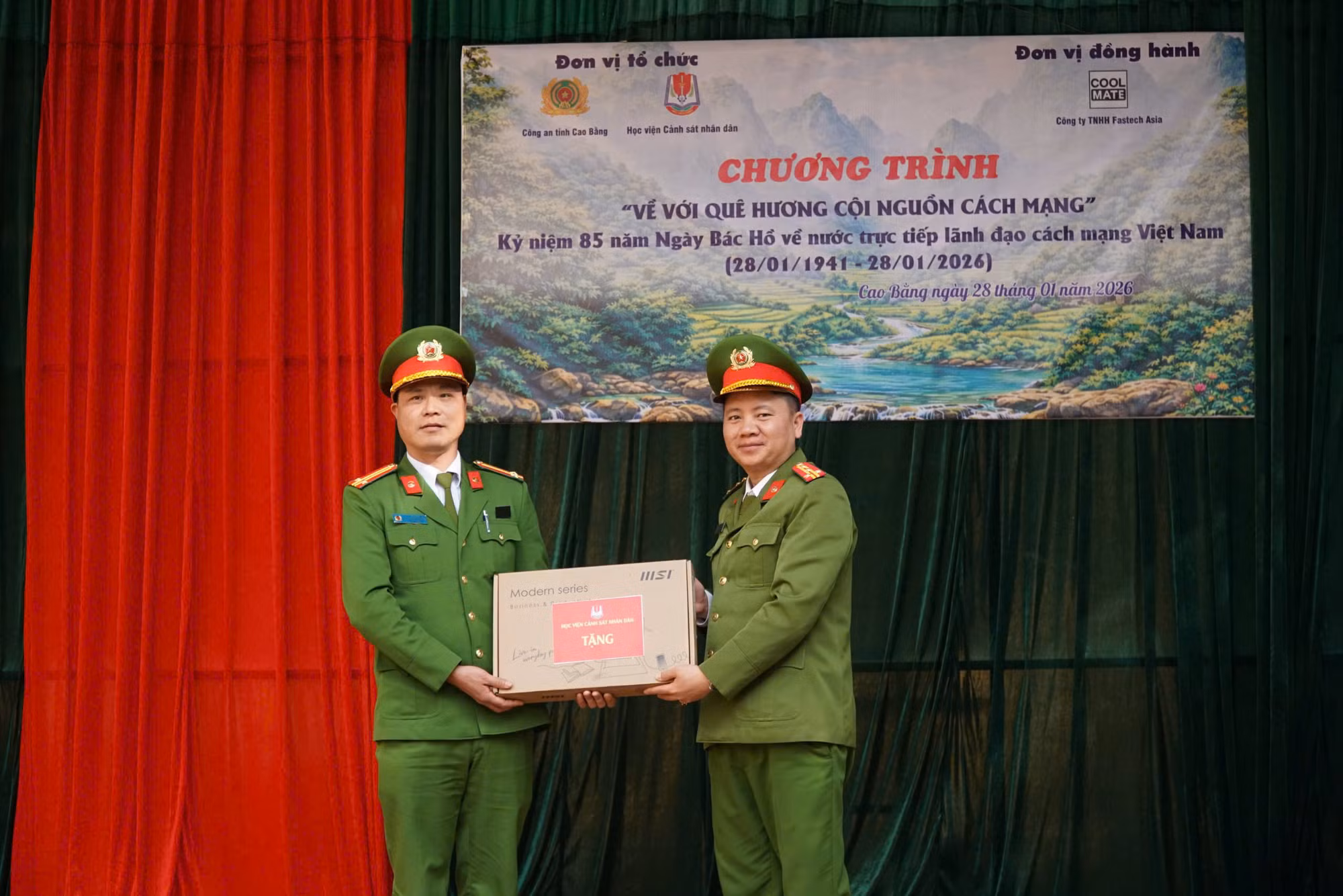 Học viện CSND trao tặng 600 triệu đồng ủng ủng hộ người dân và chiến sĩ Công an tại Cao Bằng -0
