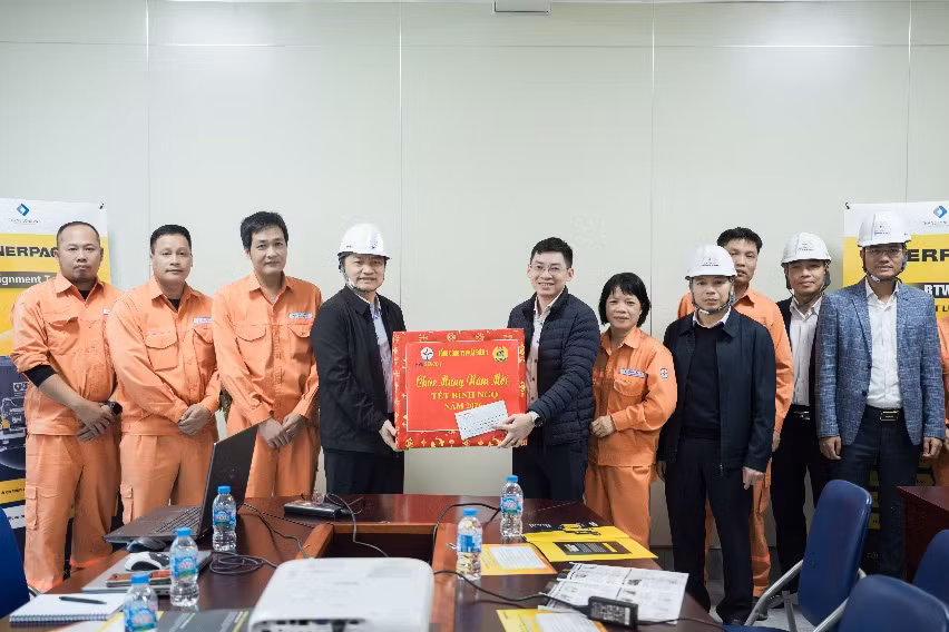 Lãnh đạo Tổng công ty Phát điện 1 thăm hỏi, chúc Tết Công ty cổ phần Nhiệt điện Quảng Ninh -0
