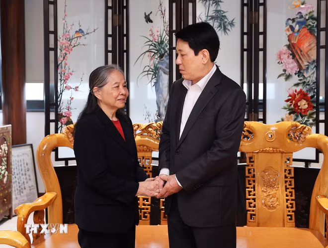 Chủ tịch nước thắp hương tưởng nhớ các đồng chí nguyên lãnh đạo Đảng, Nhà nước -0