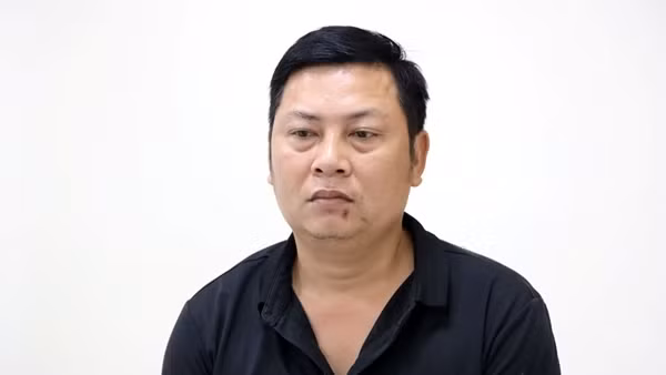 Đối tượng cầm đầu đường dây thuốc lá lậu gửi tại các bưu cục ra đầu thú