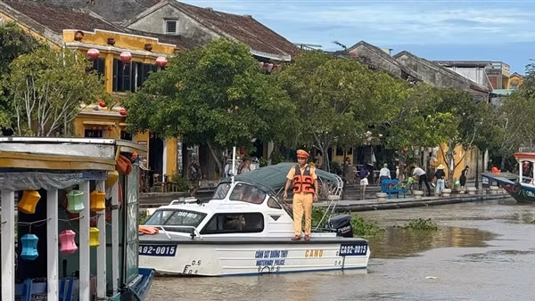 Công an Hội An “4 tại chỗ”, “3 sẵn sàng”, không chủ quan với bão số 6