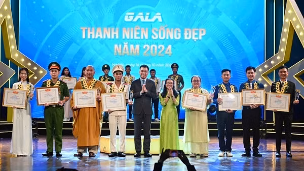 “Nữ hiệp sĩ” cứu nạn giao thông