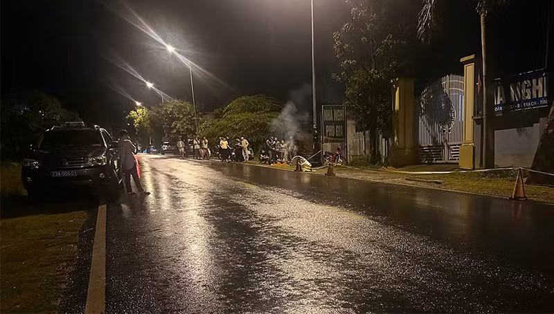 Tạm giữ 11 đối tượng liên quan đến vụ chém 2 trẻ vị thành niên tử vong -0