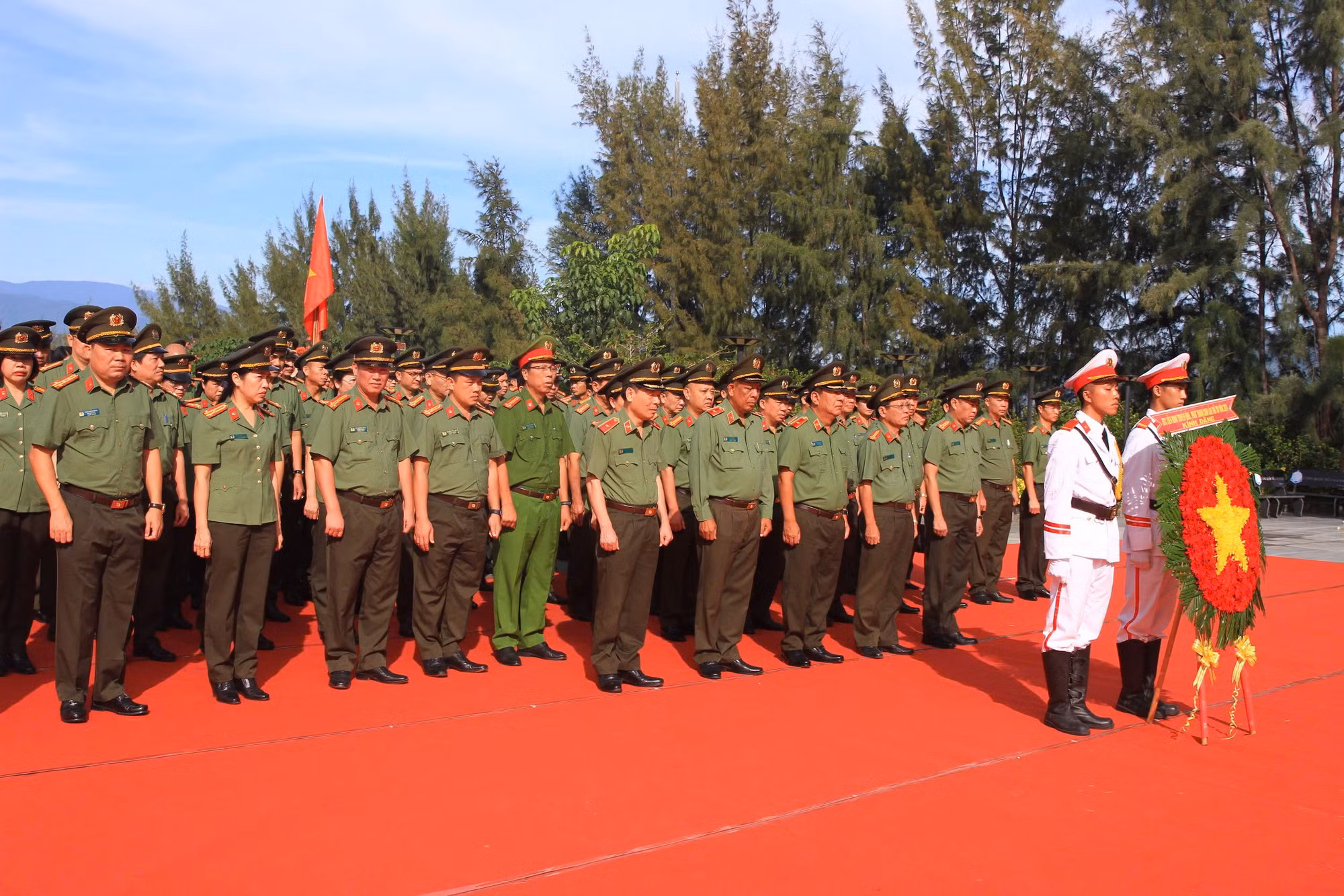Cục Truyền thông CAND tổ chức Lễ dâng hoa, dâng hương tại Khu tưởng niệm chiến sĩ Gạc Ma -0