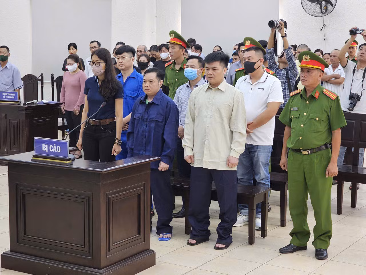 Xét xử vụ cháy quán karaoke làm 32 người chết ở Bình Dương -0