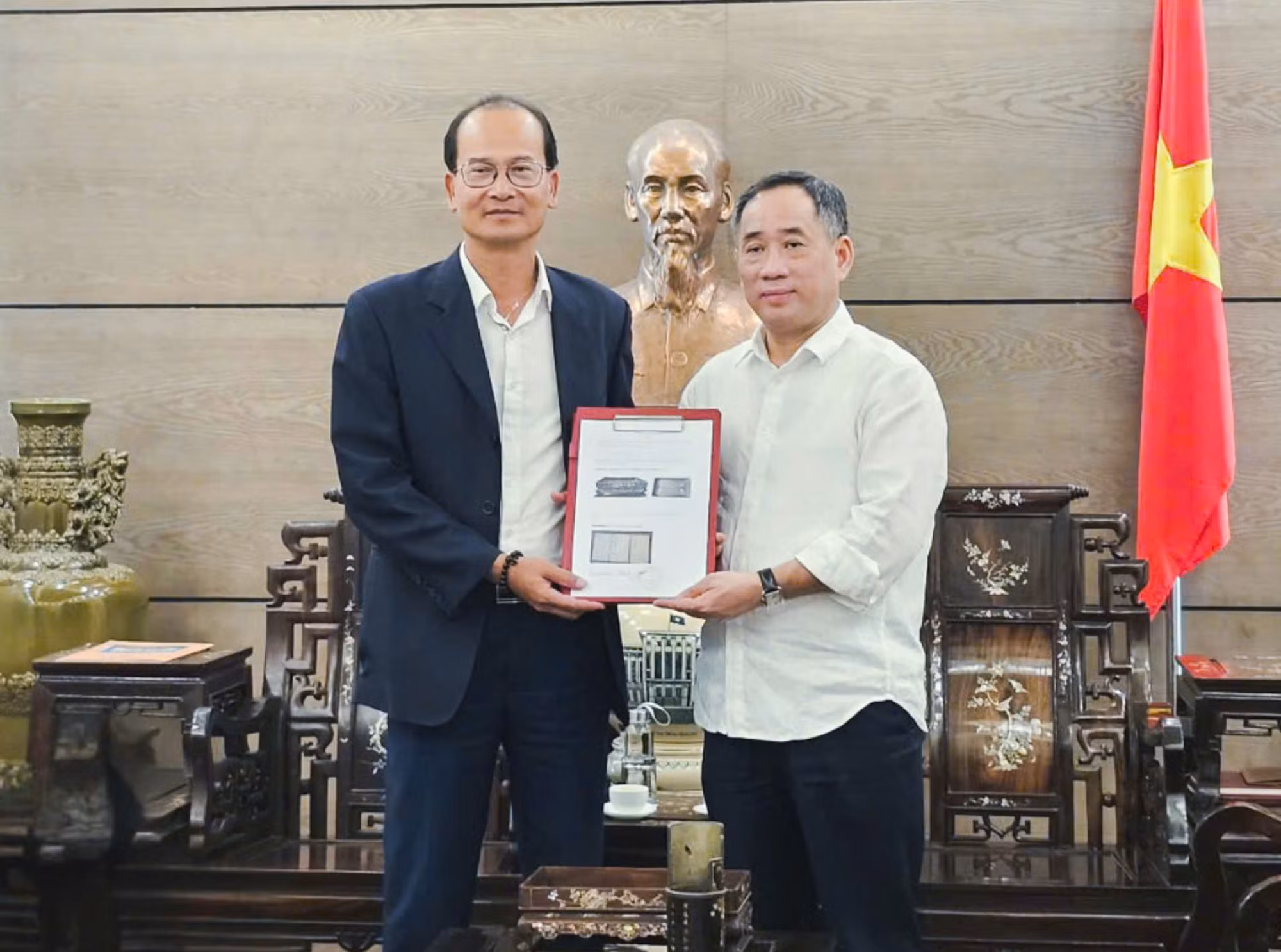 Nhiều kỷ vật quý của vua Hàm Nghi được hồi hương -0