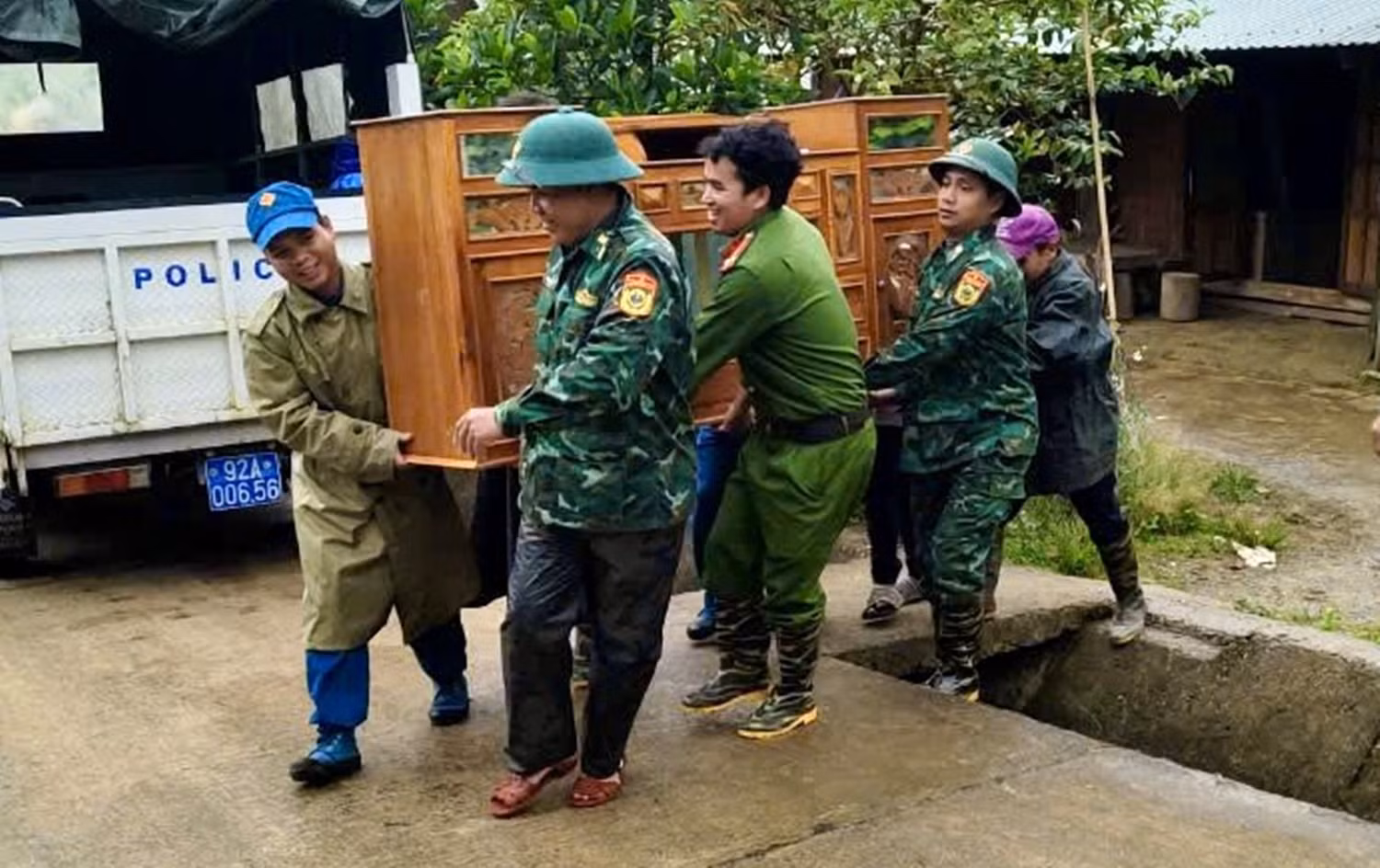 Quảng Nam chủ động sơ tán người dân trước khi bão đổ bộ -0